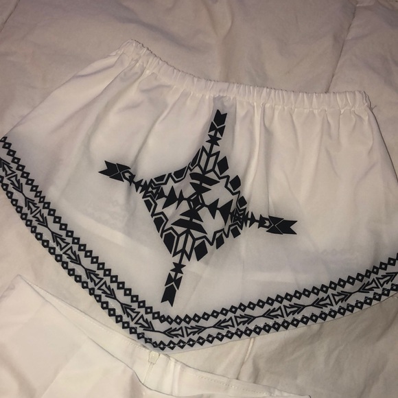 Two Piece white set with black design - Picture 3 of 5